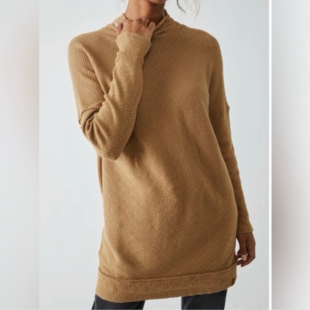 Free People Waffle Knit Tunic Sweater Small Camel Oversized Mock Neck Thermal